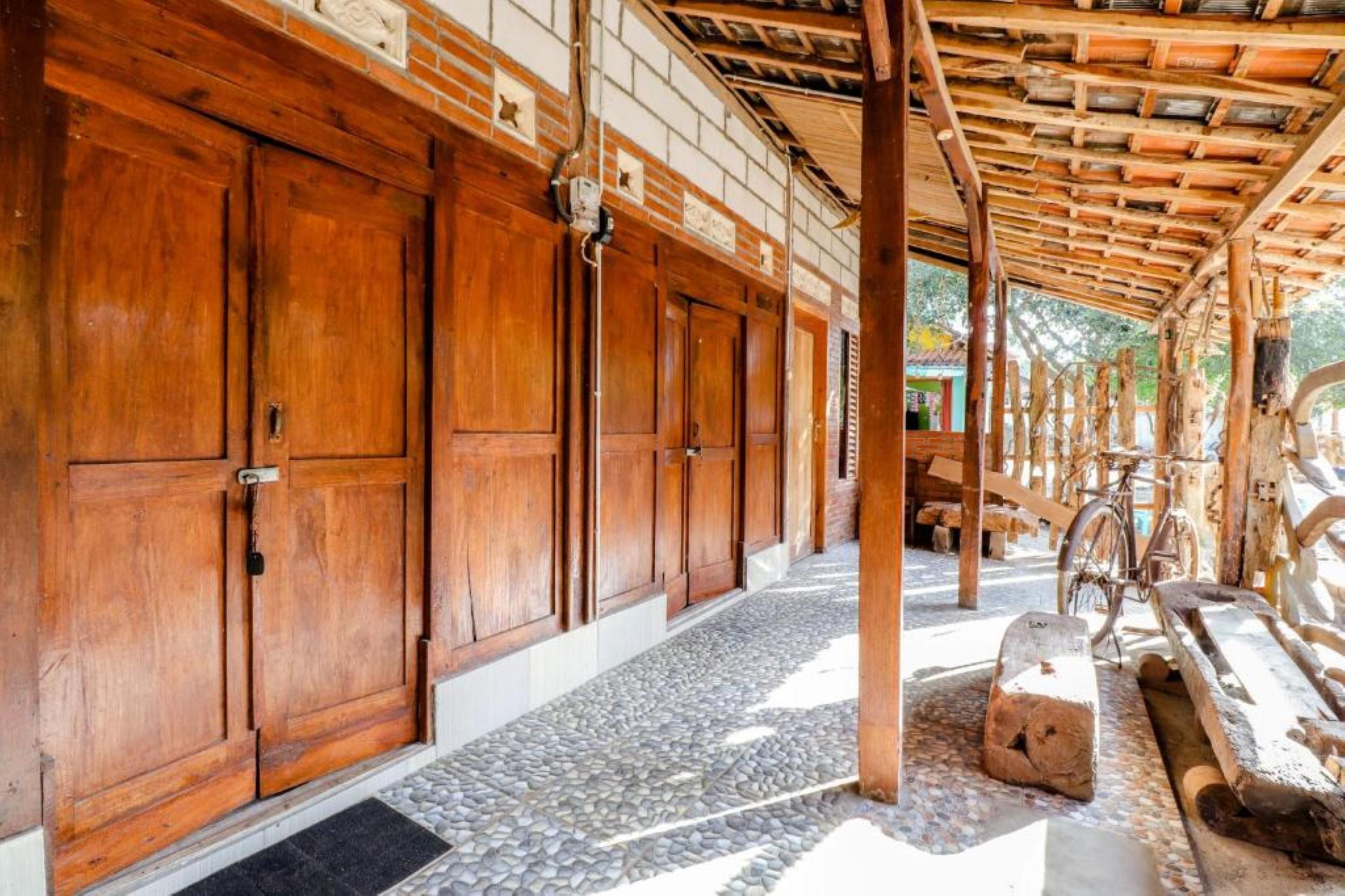 Penginapan Joko Samudro Baron Exterior photo